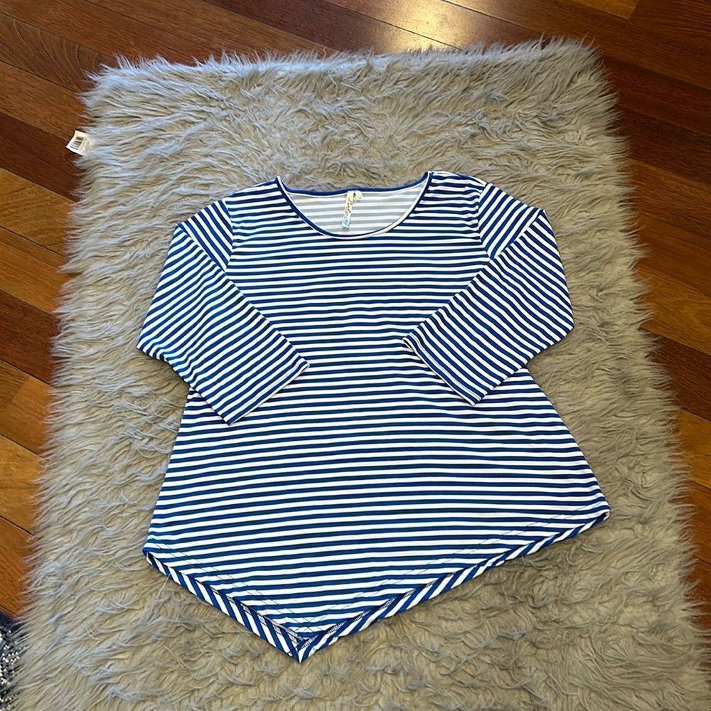 Lulu-B women’s blue and white stripped nylon stretch long sleeve shirt
